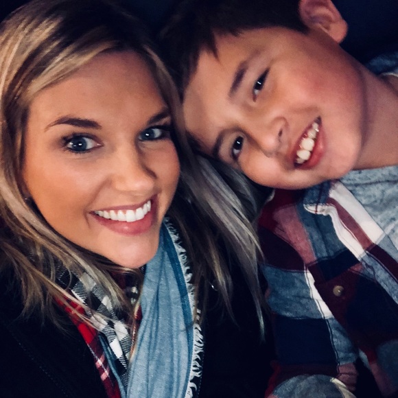 ❤️ Meet your posher ❤️ - Picture 3 of 6